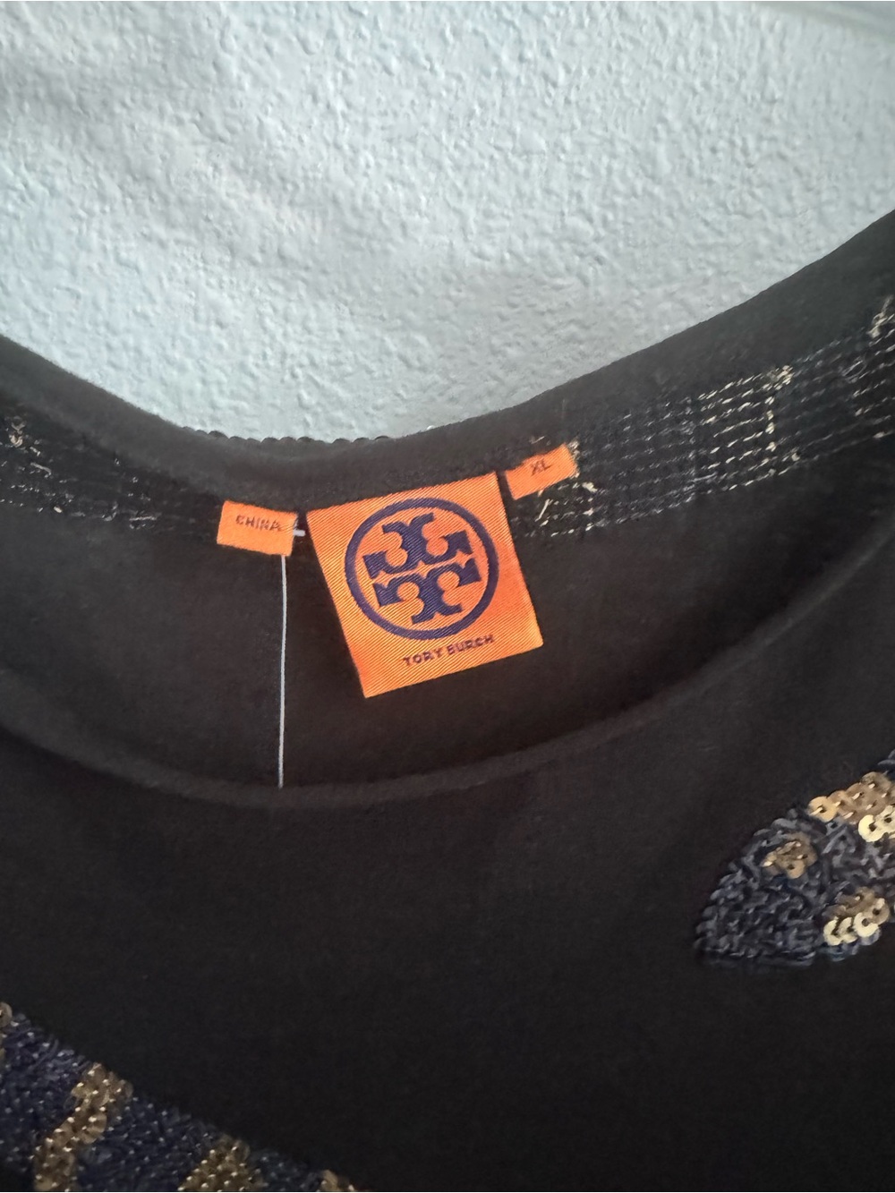 Tory Burch Black Short-Sleeve Top with  Sequin Snake XL - Picture 4 of 6